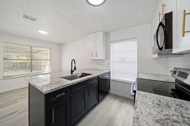 Photo - For Lease | 3 Bed, 2 Bath | 1,446 Sq Ft | Greengate Place|