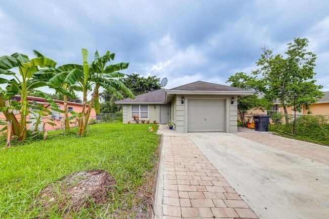 Building Photo - 4815 Bertha St