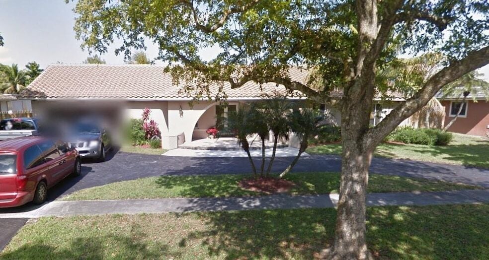 Photo - 820 SW 66th Ave