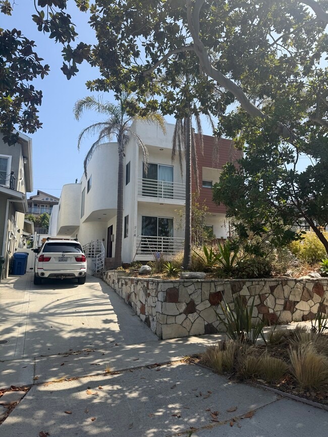 Building Photo - 714 N Maria Ave Rental