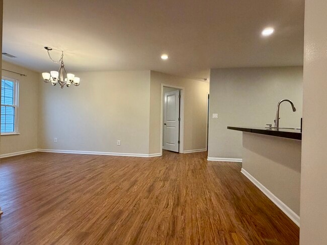 Photo - 10557 Maine Dr