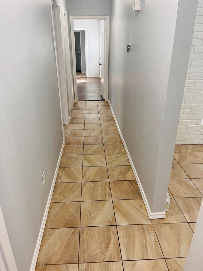 Photo - 3910 Hidden Glen Dr