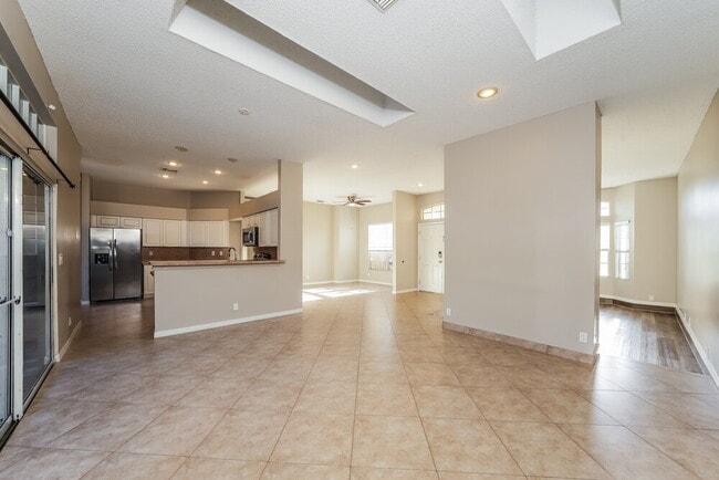 Photo - 984 Lake Breeze Dr