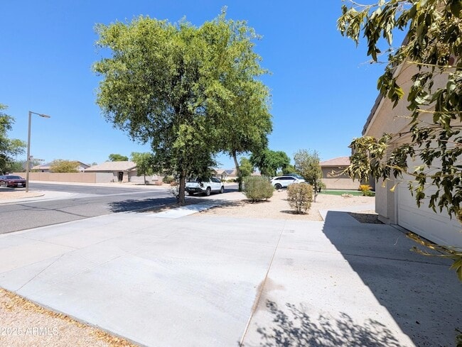 13959 W Country Gables Dr