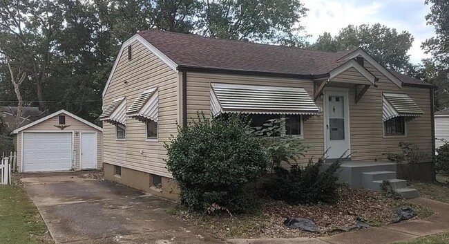 Delightful 2-bedroom, 1-bathroom single-fa... - Delightful 2-bedroom, 1-bathroom single-fa... House