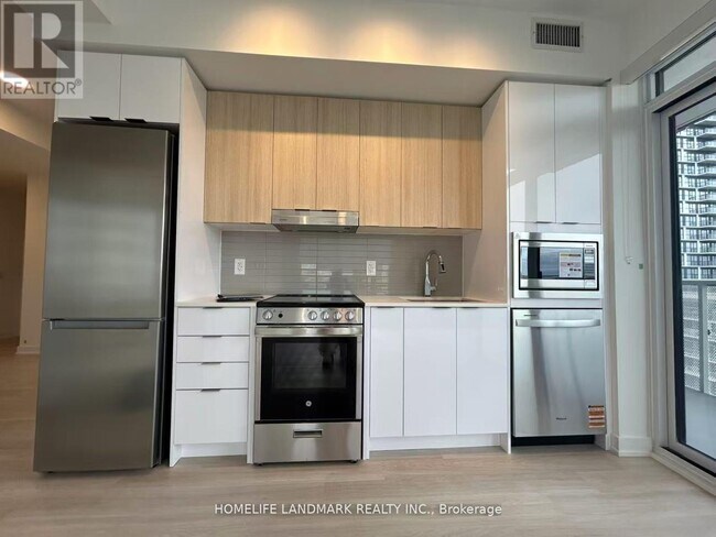 Photo - 5105 Hurontario St Unit 708