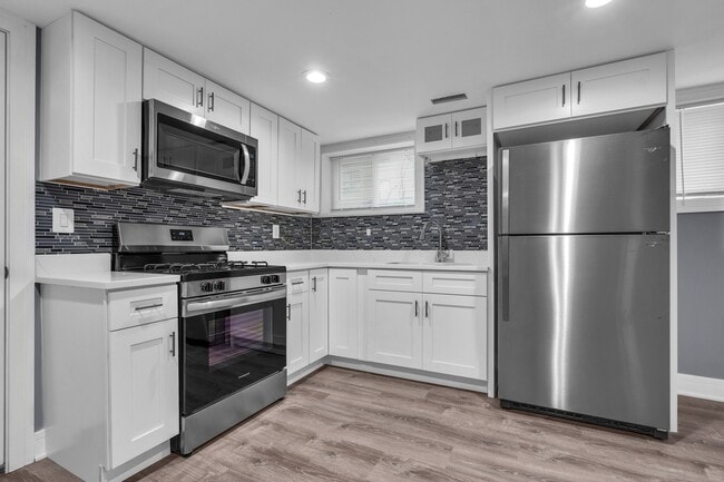 Photo - 2424 W Hollywood Ave Unit 3