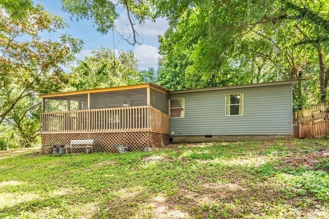 Building Photo - Cozy 2-Bedroom Retreat Near the Lake in Lo... Rental