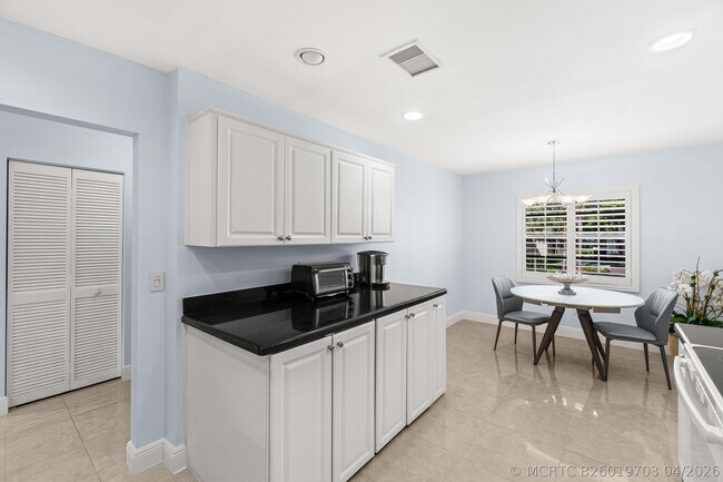 5 Westgate Ln Unit B
