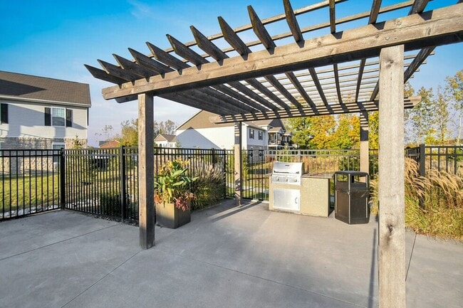 Photo - CPN- Crosspoint Apartments