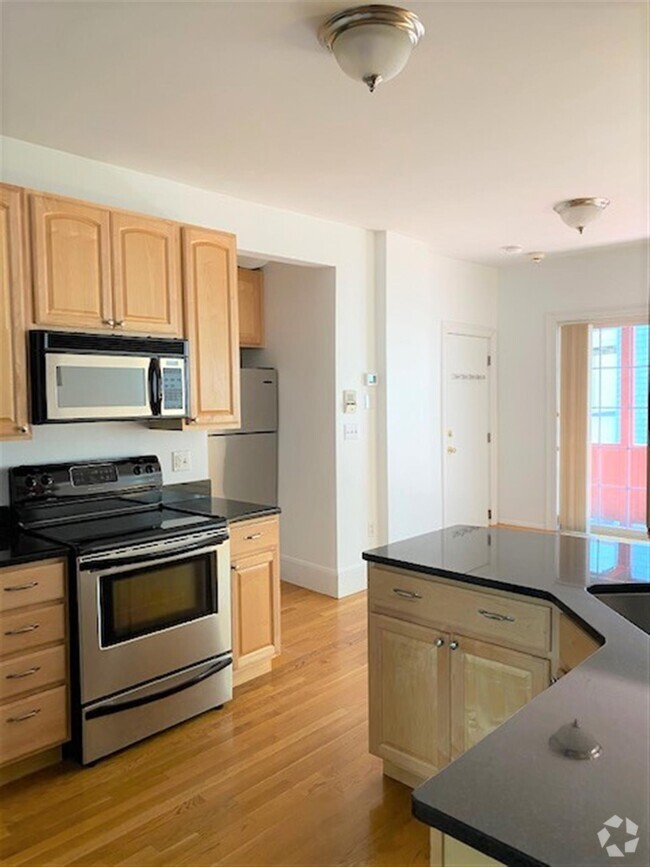 Building Photo - 17 Marcella St Unit 4 Rental