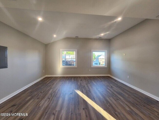 Photo - 158 Mabel Ave Unit 2