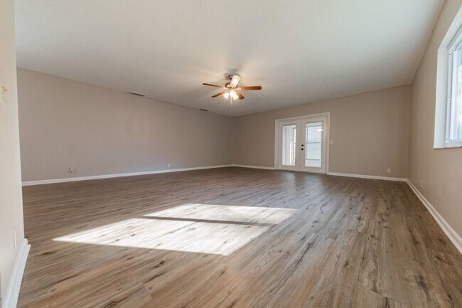 Photo - 673 Augusta Rd