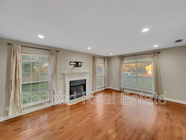 Photo - 399 Clarkston Dr