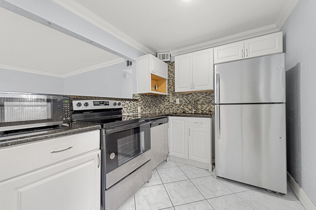 Photo - 339 Normandy Ln