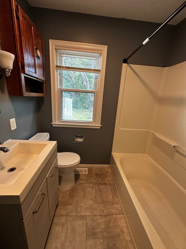 Photo - 5012 E 54th St