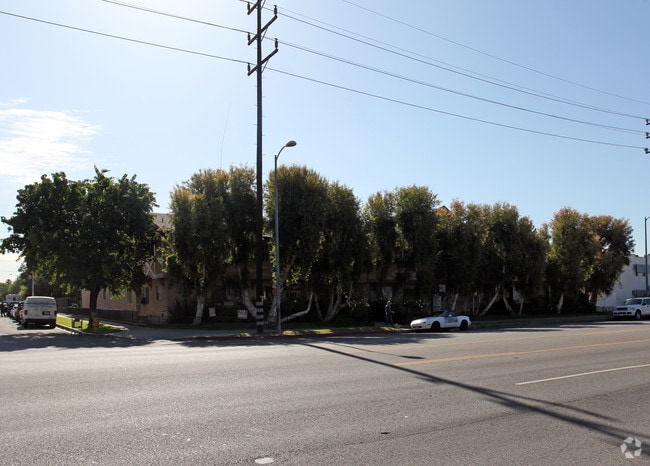 Building Photo - Reseda Apartments
