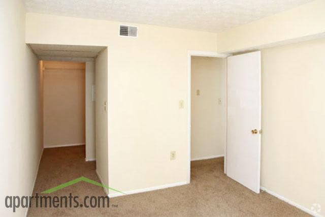Bedroom - Tall Oaks