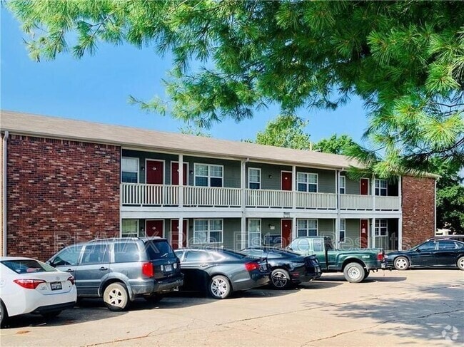 Building Photo - 1810 W Twin Springs St Unit Apt 9