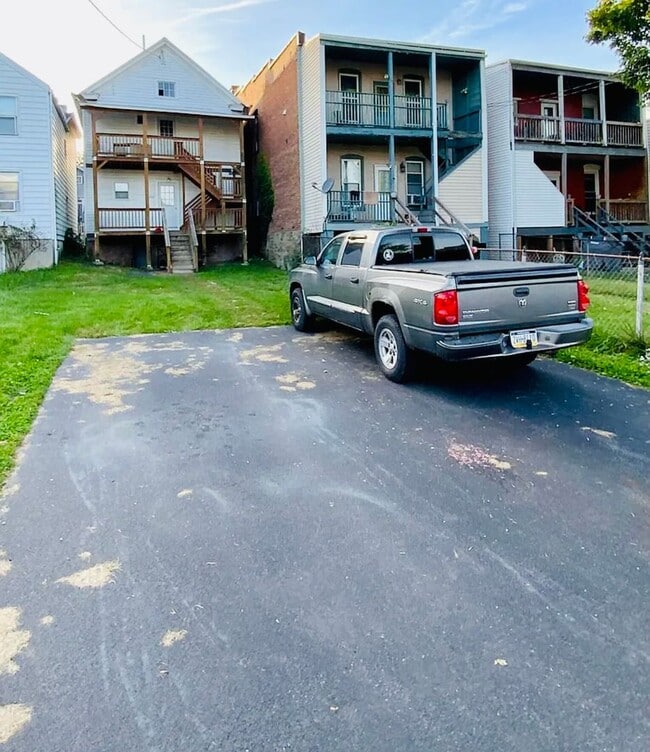 Photo - 1526 5th Ave Unit 2nd Floor