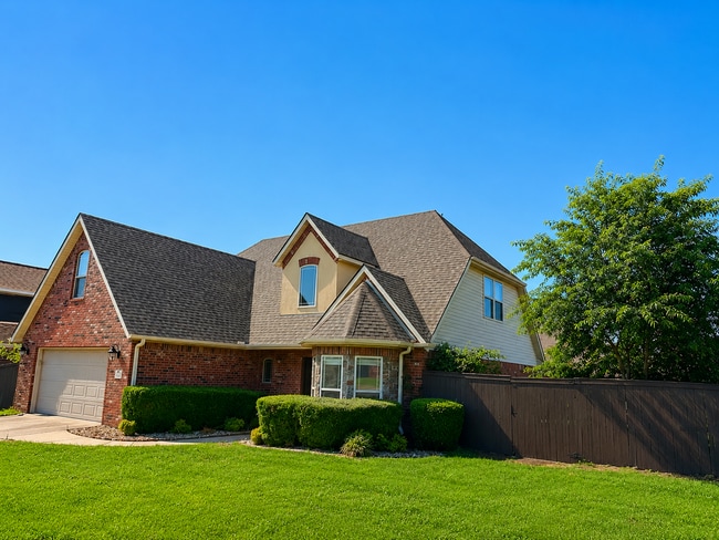 Building Photo - Spacious 4 Bedroom Home in Centerton | One month FREE for July move ins