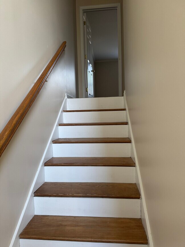 Photo - 566 Green St