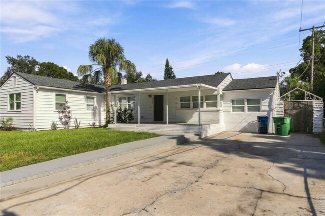 1517 W River Shore Way