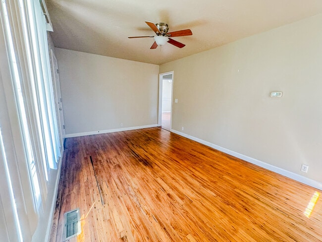 Photo - 1730 W Center St