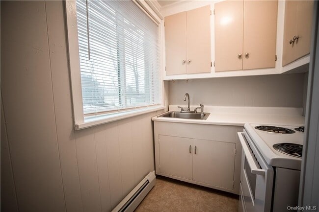 3435 Lexington Ave Unit C
