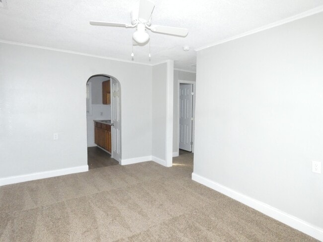 Photo - 220 Corbin St