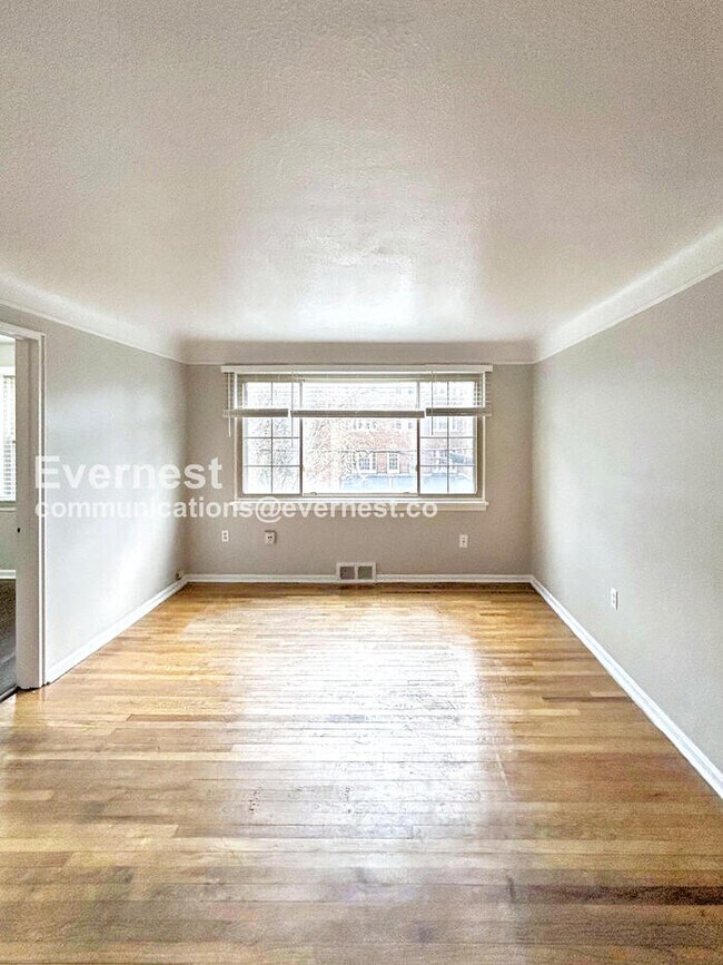 Photo - 3866 Woodridge Rd Unit 6