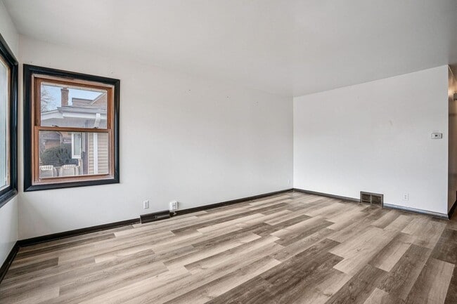 Photo - 8610 W Potomac Ave