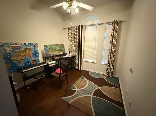 Photo - 1619 Mineral Springs Dr