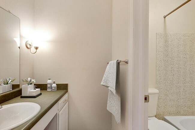 Photo - Greenway Apartments