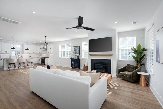 Photo - 1244 Trisail Ter