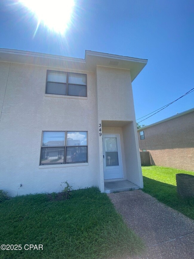 Building Photo - 349 Mercedes Ave Rental