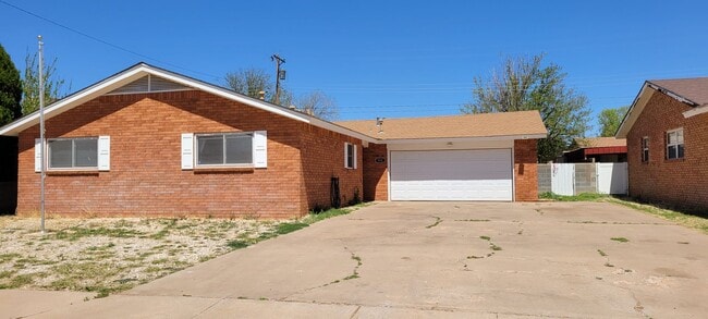 Photo - LARGE HOME ON QUIET STREET