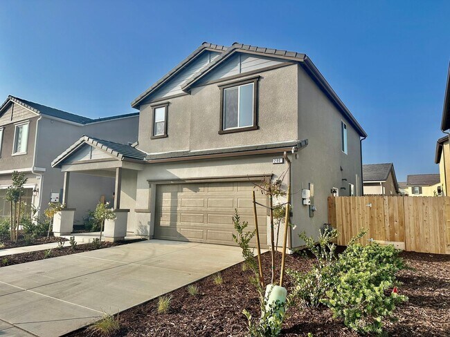 Photo - BRAND NEW 3/2.5 Lennar In Riverstone Community