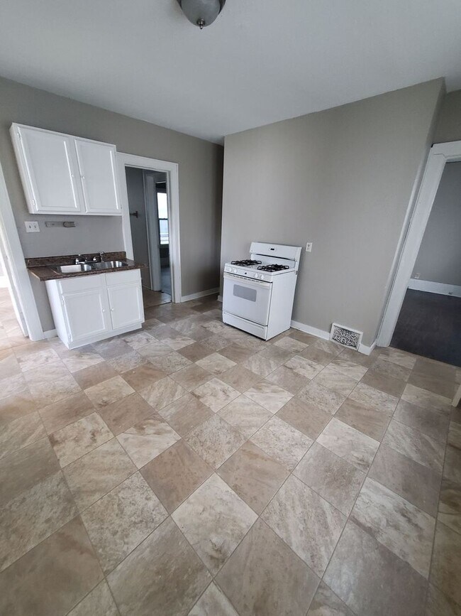 Photo - 2845-2847 N 18th St. (Duplex) Unidad 2845 Lower