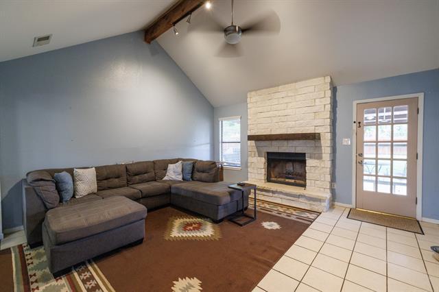 Photo - 857 Chanticleers Ln