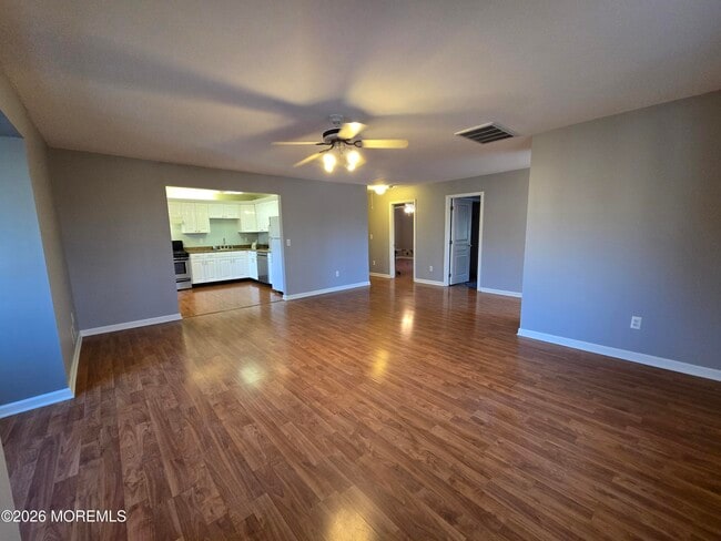 Photo - 274 Easy St Unidad Right