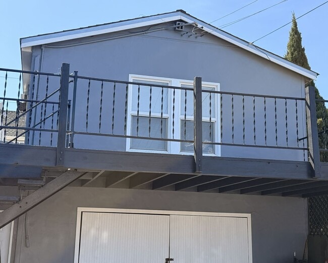 Building Photo - 363 Unit B