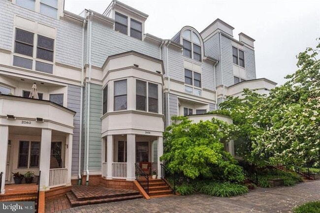 Photo - 2058 N Oakland St Townhome