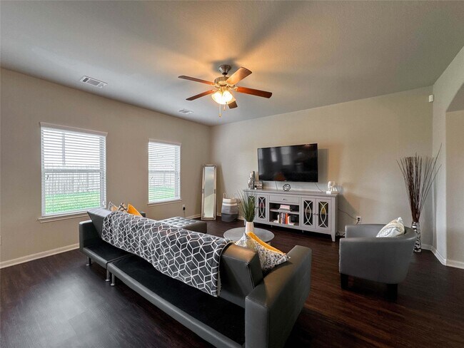 Photo - 2 Eagle Lake Ct