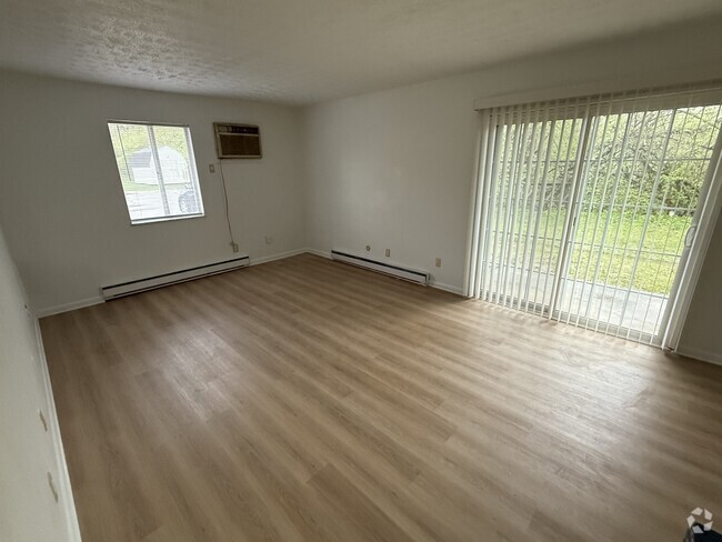 Building Photo - 665 Cherry Hill Dr Unit A Rental