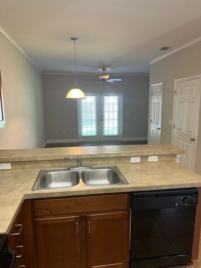 Photo - Live Where Life Happens at Woods Edge South Unidad 133