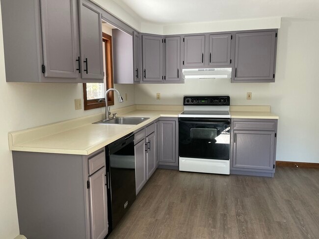 Building Photo - 1589 Walnut Hill Rd Rental