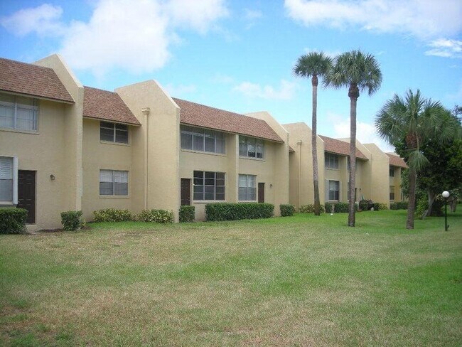 Photo - 2885 SW 22nd Ave Unit 106