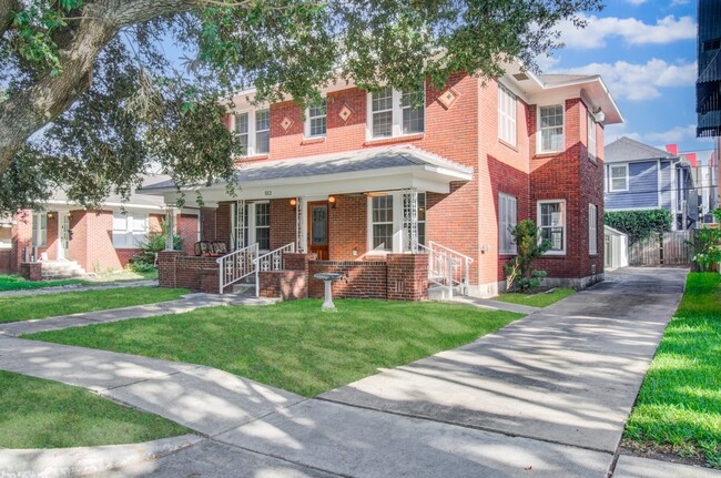512 W Pierce St