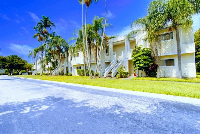 Building Photo - 3433 NW 44th St Unit 101